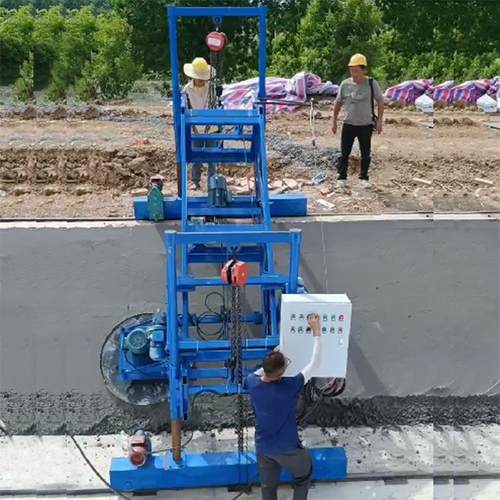 混凝土护坡摊铺机斜坡摊铺机厂家框架式自行走斜坡摊铺整平机