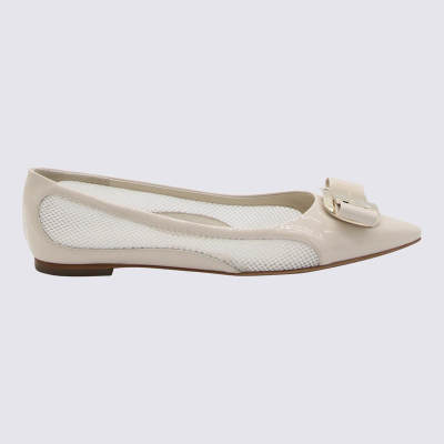 FERRAGAMO IVORY LEATHER AND MESH VARINA FLATS