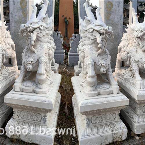 户外石材工艺品哪里有晚霞红石麒麟价钱汉白玉麒麟图