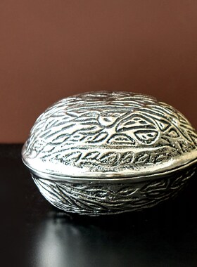 复古轻奢金d属铝制抽象花生瓜子形装饰盒摆件样板间客厅卧室收纳