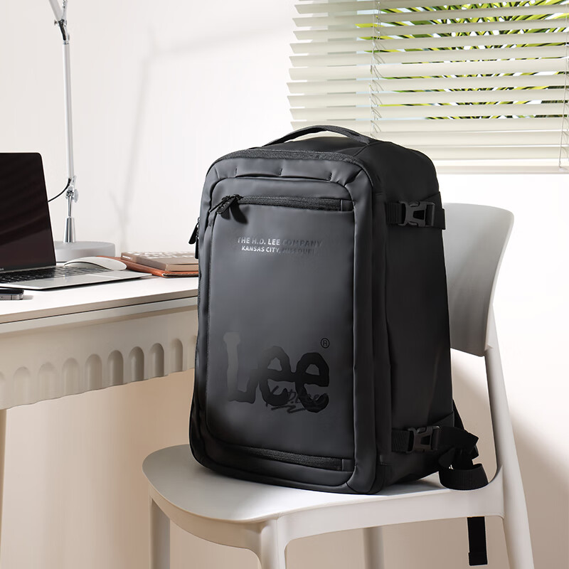 Lee大容量多用途双肩包不易浸湿