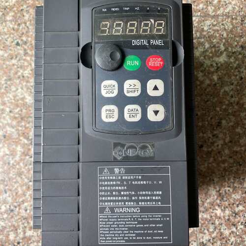 可维修变频器E R G-- E 6 B F - 4 k w －4议价
