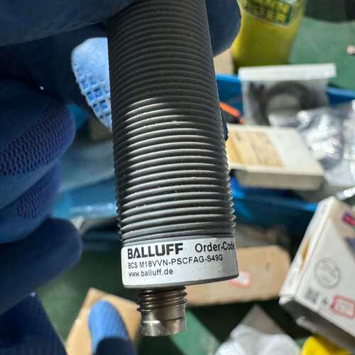 可维修BALLUFF传感器BCSM18VVN-POCFAG-S49议价