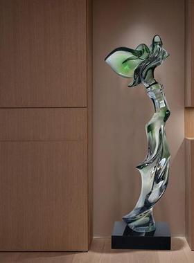 现代样板房客厅玄关轻奢雕塑摆件酒店大堂透明树脂装饰落地艺术品