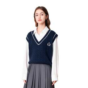 betu百图女2025年秋季新款学院风V领外搭套头针织毛衣背心马甲