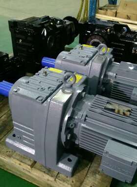RF87-YB11KW-NA147M2-350减速电机S5F7-Y1.5KW-1/82M4A齿轮箱马达