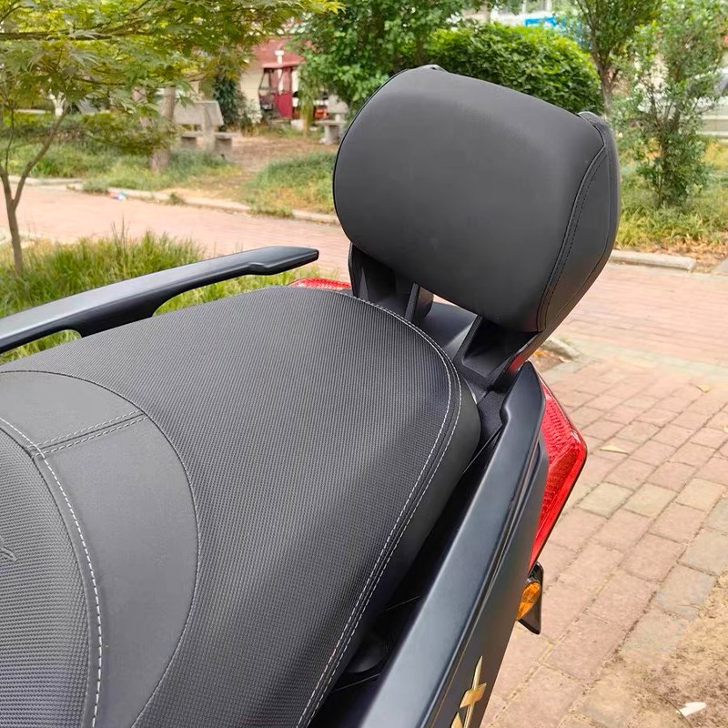 适用雅马哈XMAX300q改装后靠背 xmax300乘客靠背 铝合金后靠背