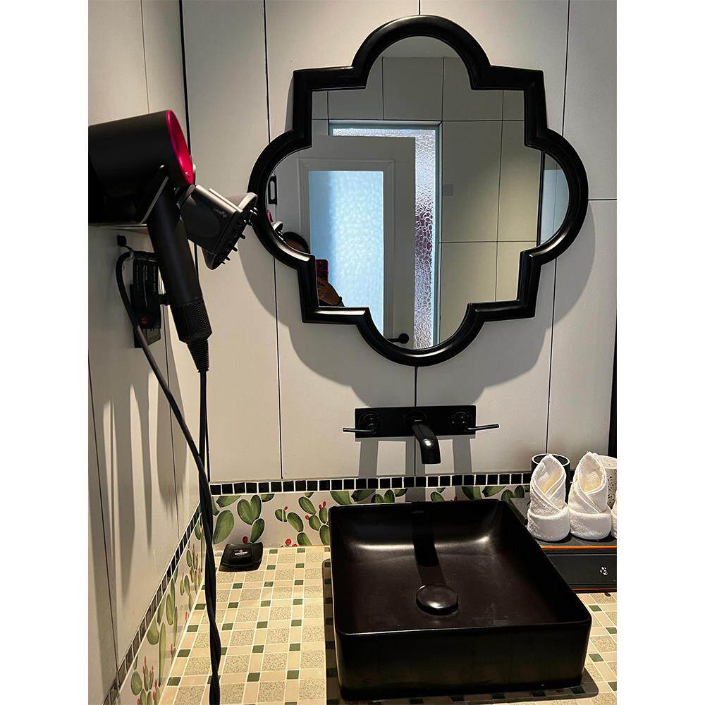 北欧ins不规则装饰镜高端玄关艺术造型镜子LED智能高清壁挂化妆镜