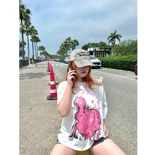 微胖美式甜酷露肩小马印花T恤