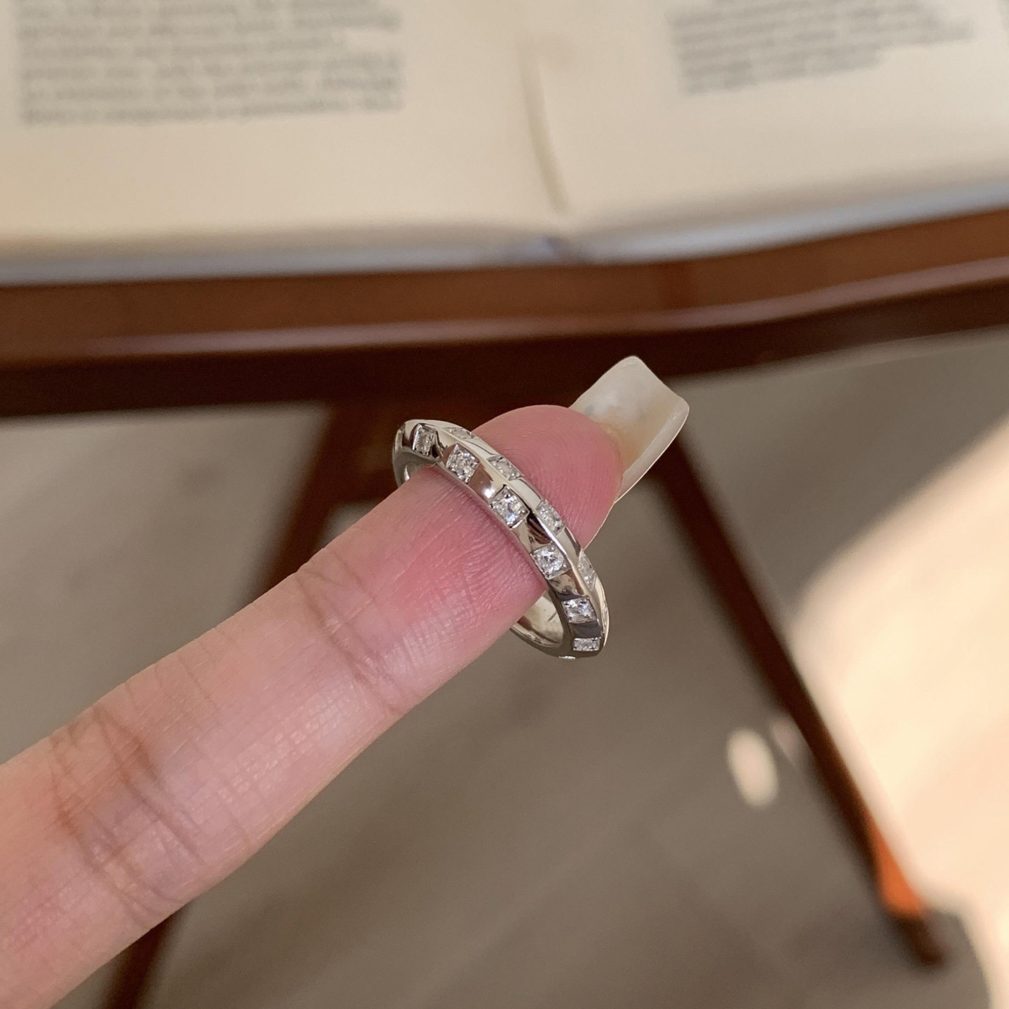 小红书爆款锆石棋盘格戒指女复古轻奢可调节指环小众百通勤搭尾戒