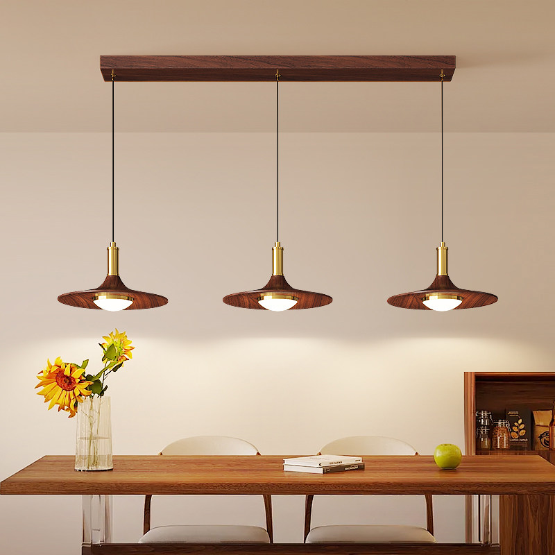 箭牌中古风餐厅灯2026新款家用餐桌上方饭厅专用灯具三头飞碟吊灯