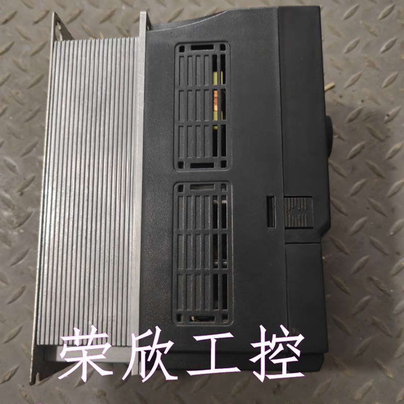 日业CM530H变频器 CM530H-4T4R0GB/5R5PB 4kw/5.5kw 9新现货 包好