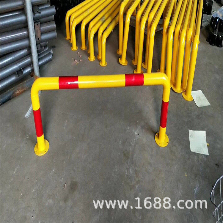厂家生产金属u型防撞杆带锁钢管挡车器杆拦车位锁防撞栏