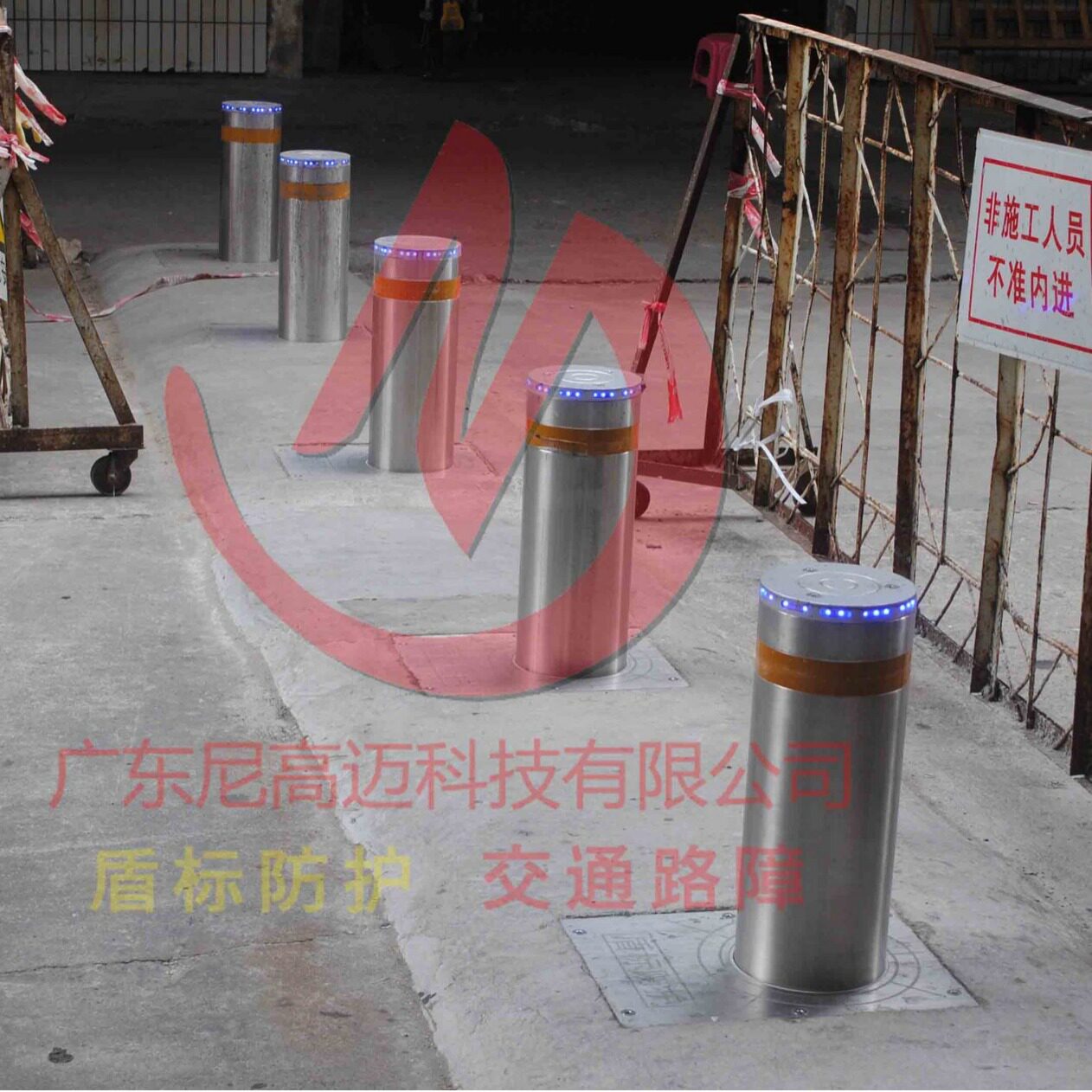 带灯警示柱防撞带警示灯升降柱道路车辆管理使用带灯防撞警示柱
