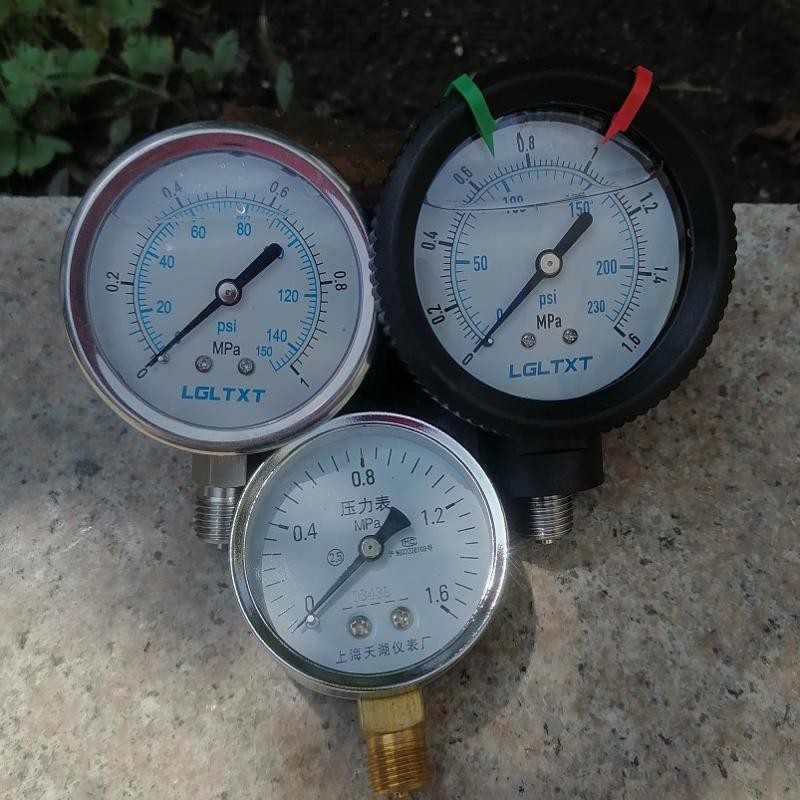 液体用油压1MPA M14*1.5外丝不锈钢耐震压力仪器 包塑全塑压力表