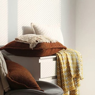 ins风纯色球形抱枕民宿创意羔羊绒G长方形抱枕靠枕客厅沙发抱枕