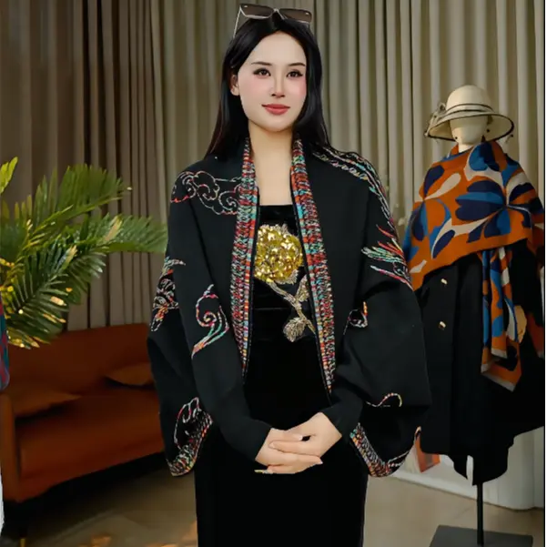 2026新款设计感百搭防晒镂空蝙蝠袖斗篷披肩女外搭