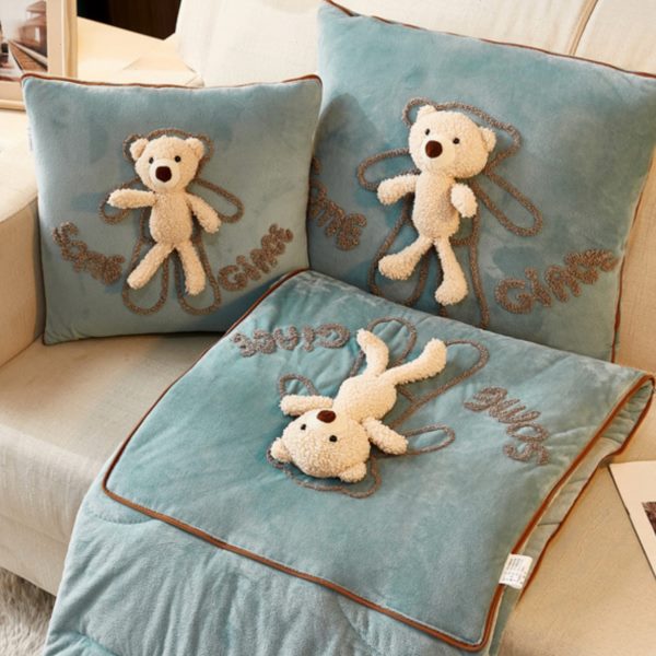 加厚抱枕被子两用二合一珊瑚绒毯办公室午睡枕头折叠被汽车用靠枕