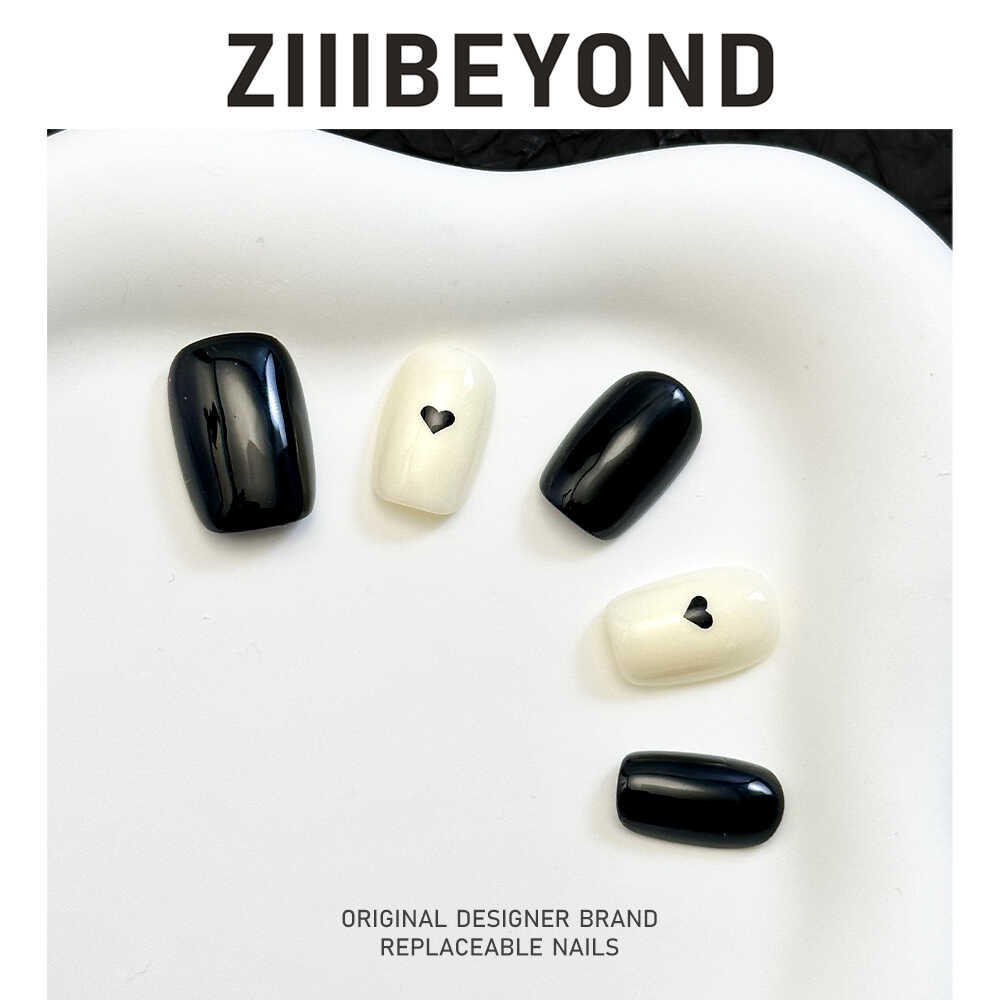 再变 反差萌点纯手工穿戴甲黑白配色手绘心形美甲短芭蕾ZB169