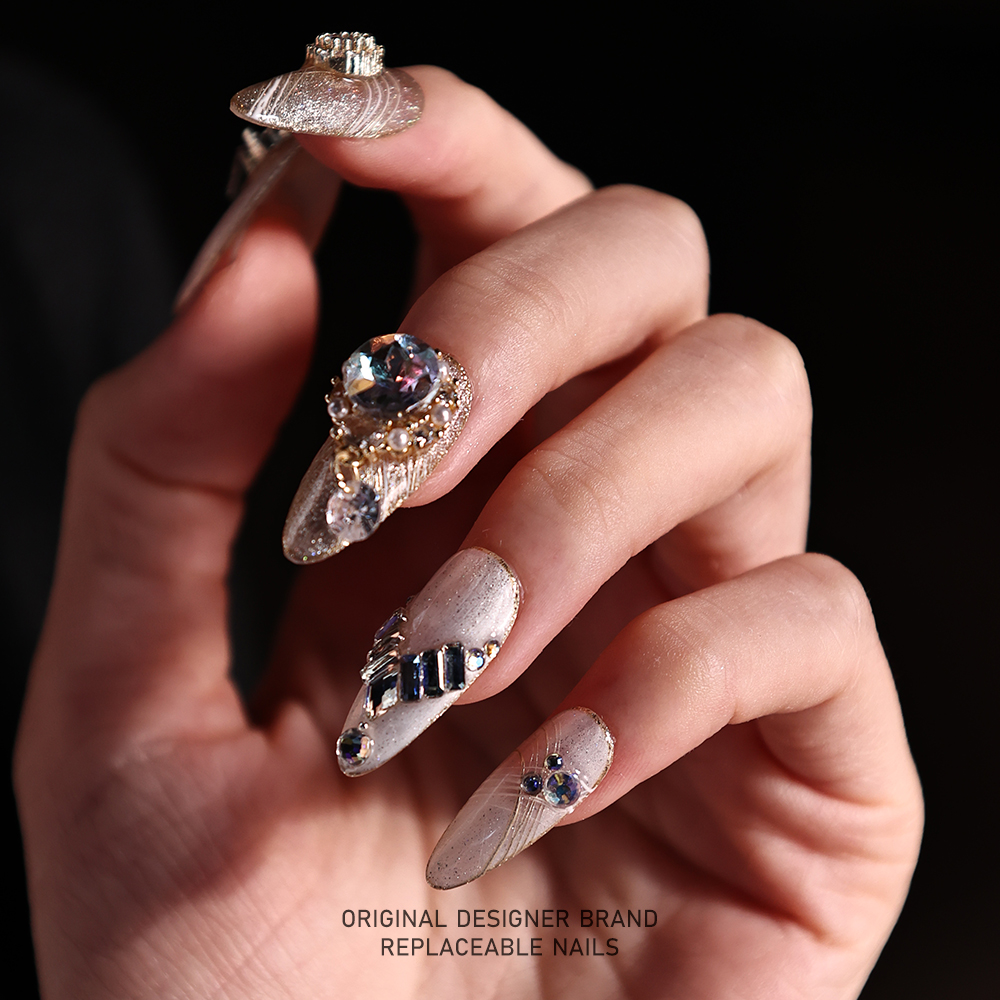 再变流金岁月美甲纯手工穿戴甲布契拉提金色拉丝胶满钻中杏仁ZB30