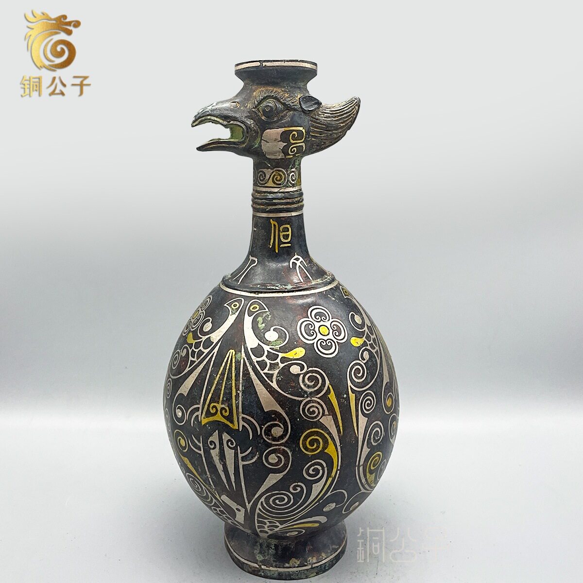 鹰头壶仿古青铜器工艺品错金银纹饰精美华贵器物摆设博物馆收藏展