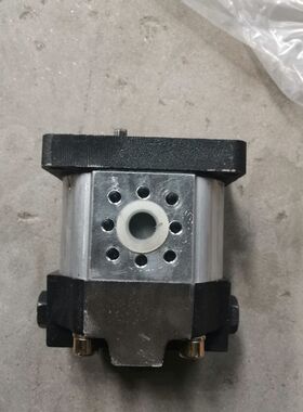 盐城黄海金马304/354/404拖拉机配件转向恒流泵 十字/方孔/扁键