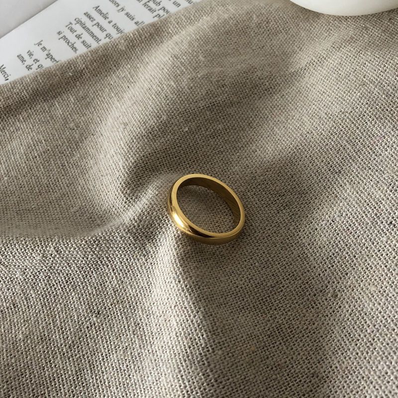 金色素面钛钢戒指ins小众高级感