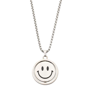 儿童项链潮男女童街舞配饰洋气女孩百搭笑脸吊坠帅气男孩钛钢链子