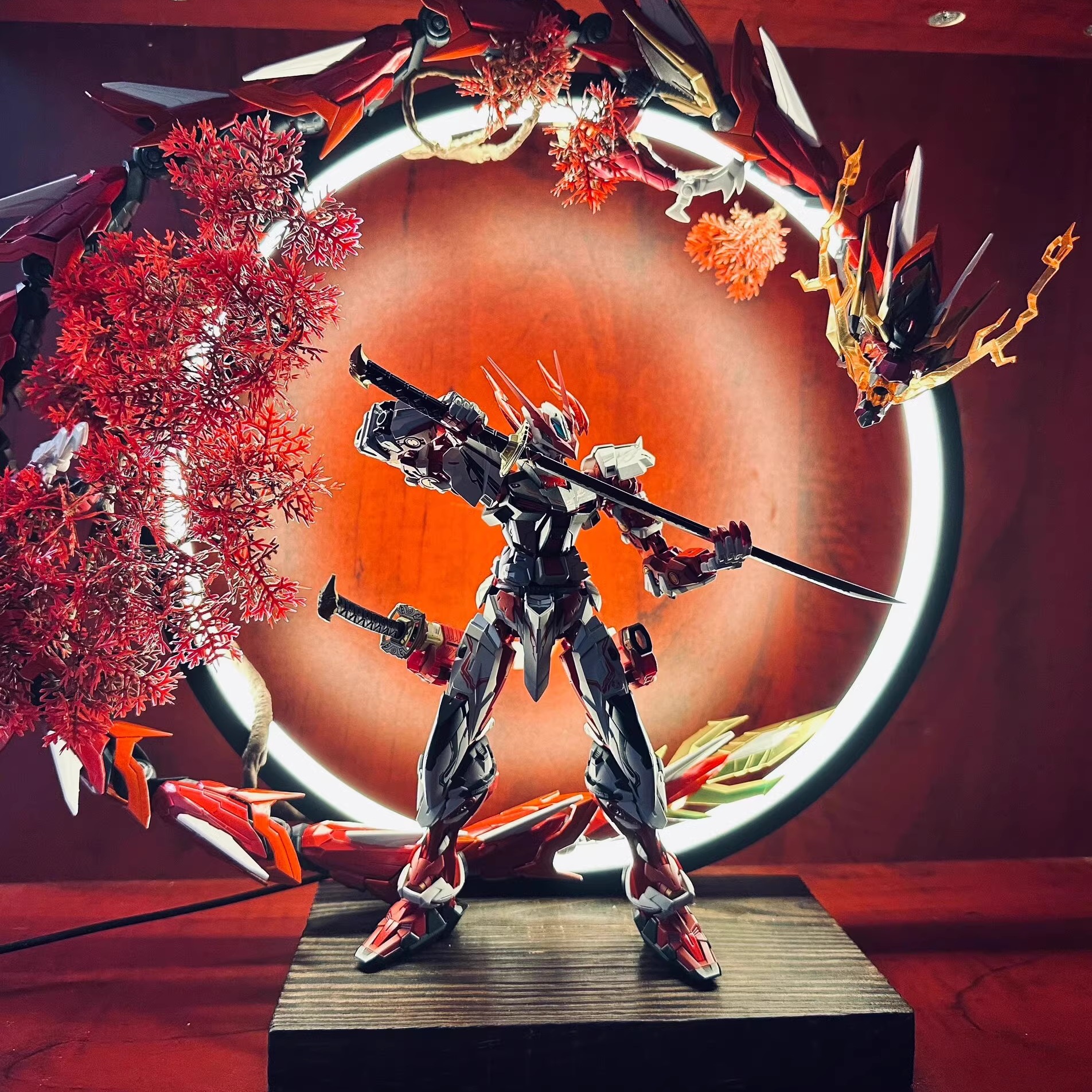 万代适用MG红异端拼装模型菲尼克斯MB强袭自由白雪姬飞翼机甲手办