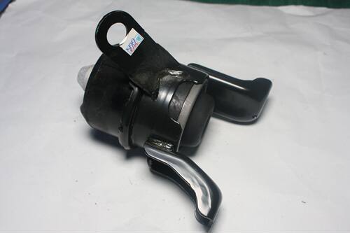 GS2P-39-060D适用于马自达M6 RY机脚胶 R 正厂