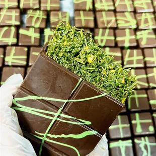 迪拜款开心果巧克力满满馅料满口酥脆纯手工巧克力排块网红零食