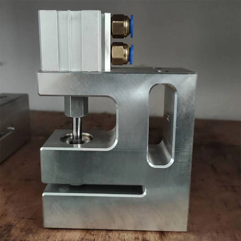 新品新款制袋机气动打孔器u三边封塑料袋冲孔器包装机械自动塑胶