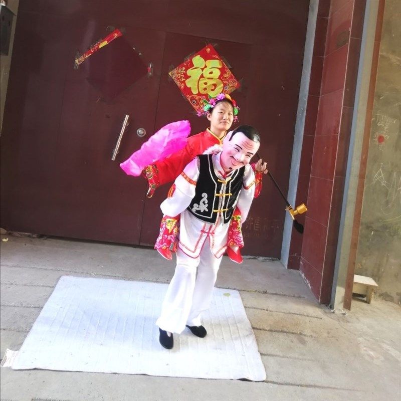 新品老汉背妻e演出道具 八戒背媳妇 张公背张婆 民间社火表演道具