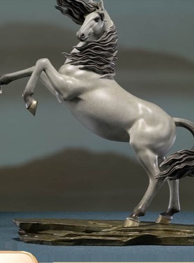 铜艺大师《客k厅桌面铜马饰品家居装饰工艺》