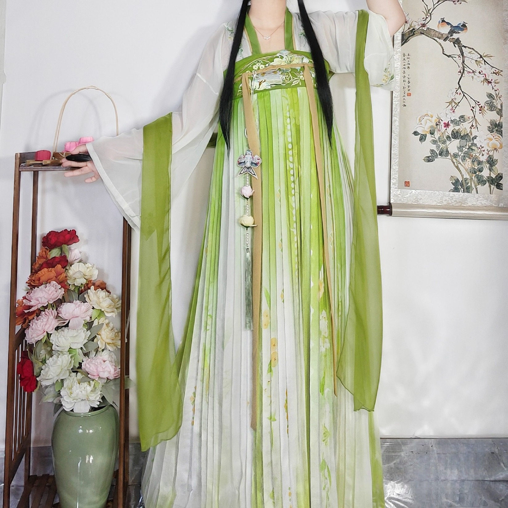 出租绿色唐制齐胸汉服女飘逸仙女裙吊带雪纺儒裙套装