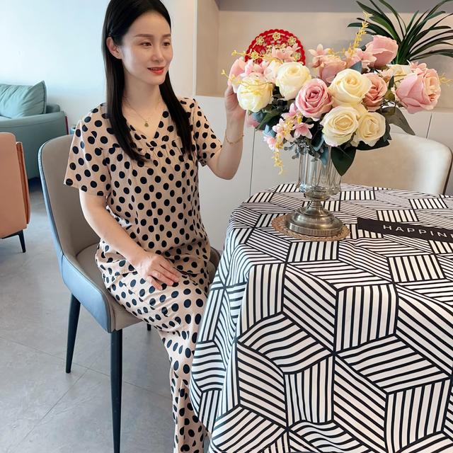 2025年春夏季休闲运动洋气棉绸家居服套装女款爆款睡衣女宽松洋气