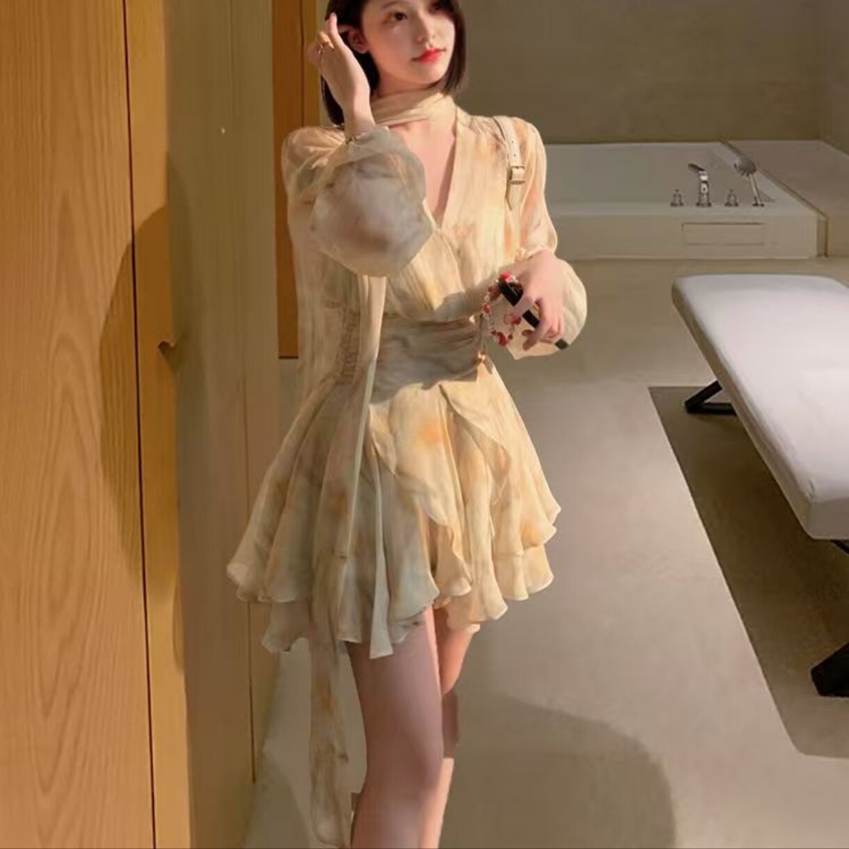 v领泡泡袖雪纺连衣裙长袖夏季收腰不规则飘带仙女黄色碎花短裙子