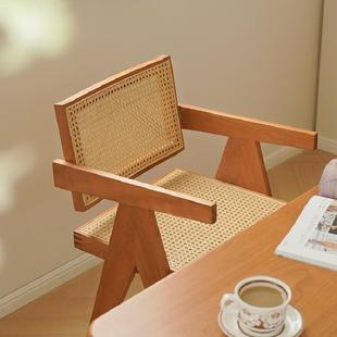 日式北欧实木餐椅家用藤编椅子创意复古樱桃木靠背餐椅昌迪加尔椅