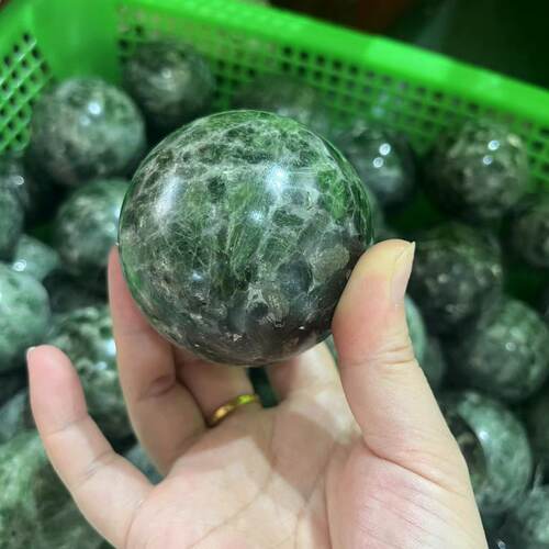 跨境热销天然水晶球透辉石按摩器健身球把玩件锻炼批发工艺品