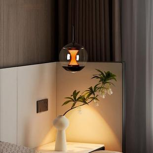 卧室床头吊灯高级感轻奢2025新款主卧手扫感应升降意式极简小吊灯