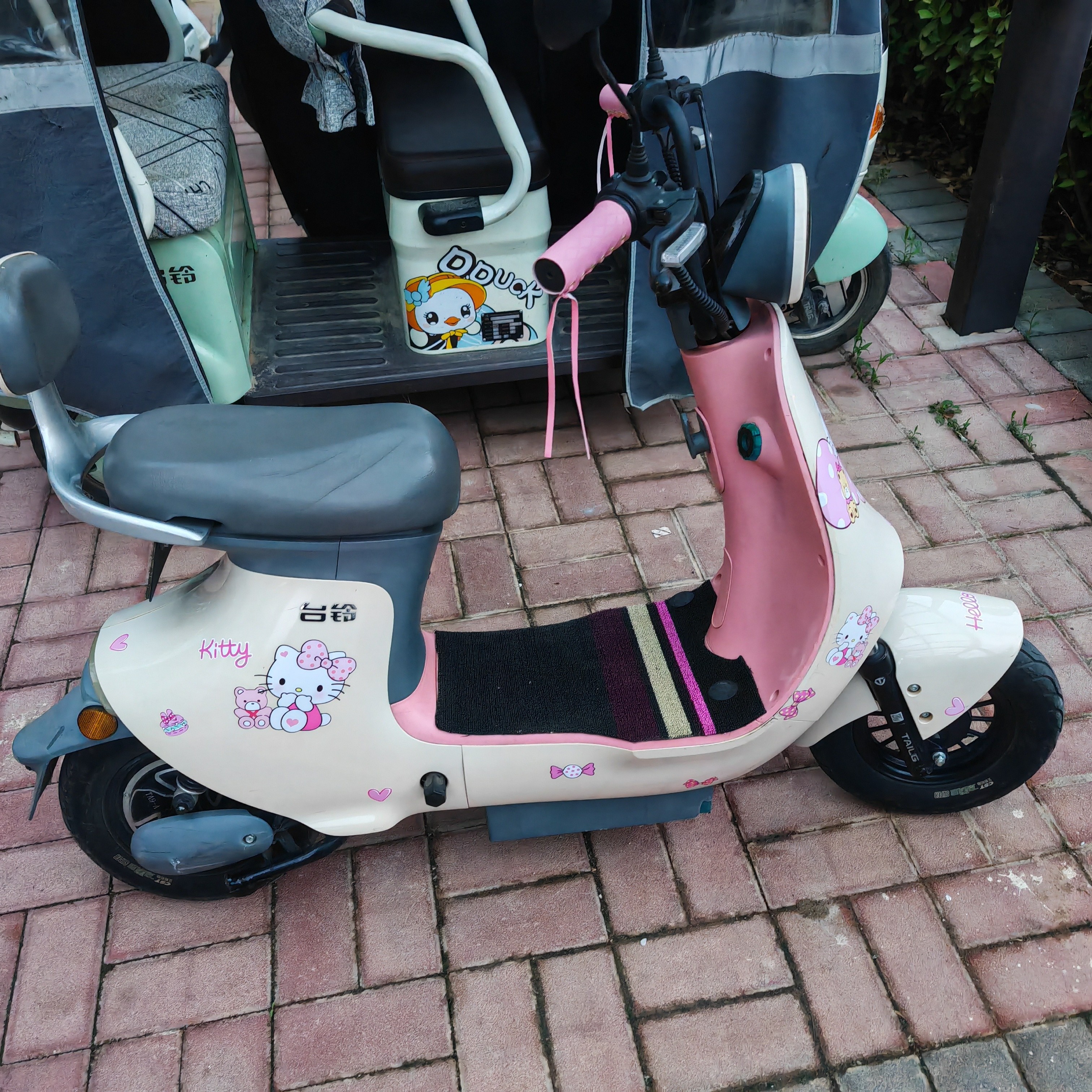 凯蒂猫电动车贴纸九号爱玛小牛