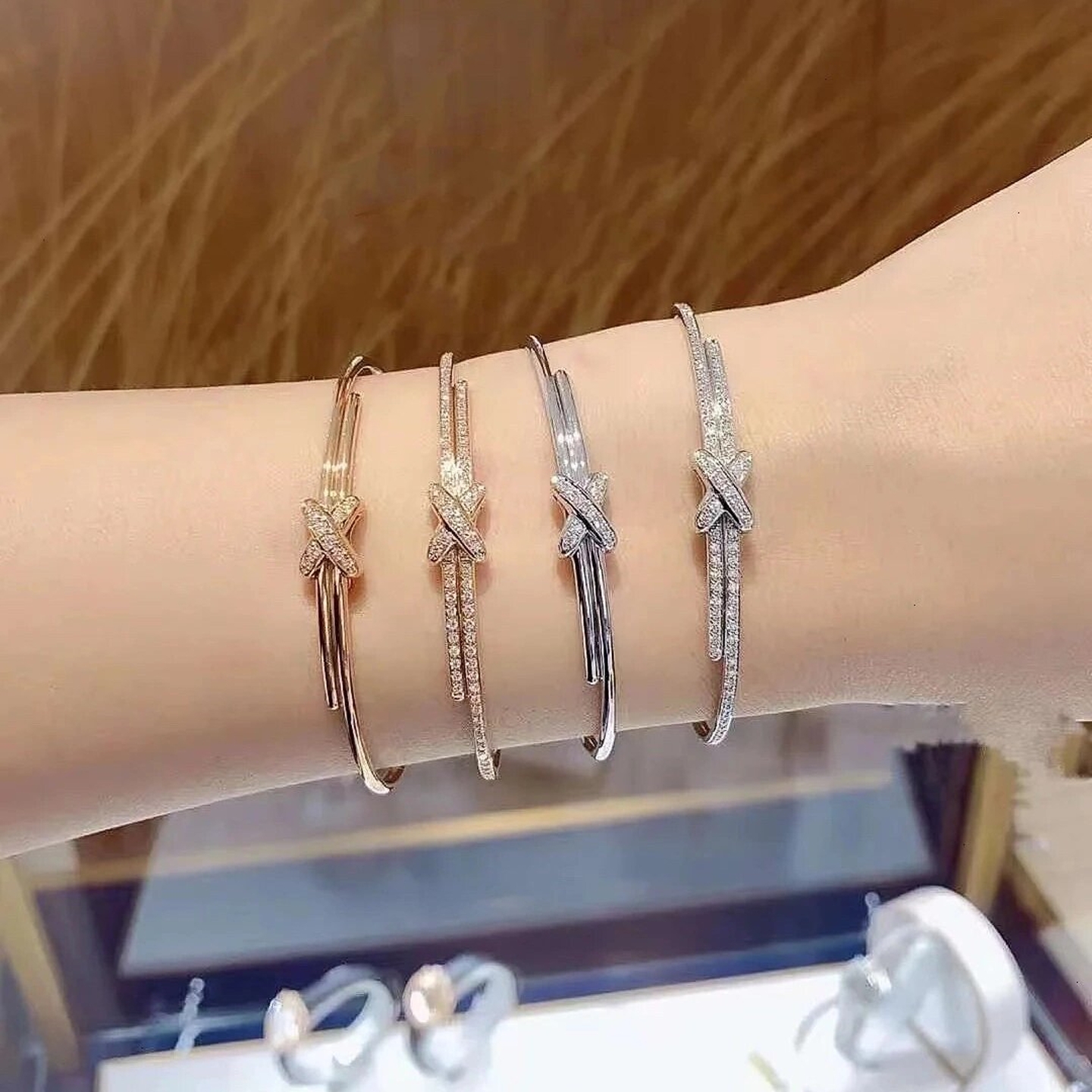 尚美铂爵liens女18K金手镯轻奢