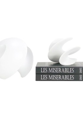 现代简约白色异形旋转扭曲陀螺摆件E摆设样板房售楼处书房软装饰