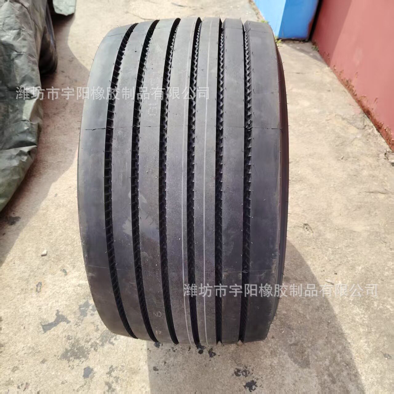 厂家直销饲料分配器用495/45R22.5 农业机械 胎面宽真空轮胎
