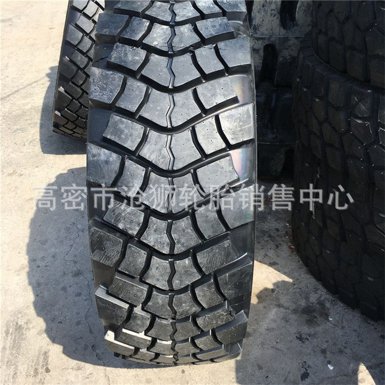 厂家直销5/85R21真空油罐车轮胎425-85R21越野卡车全钢子午线轮胎