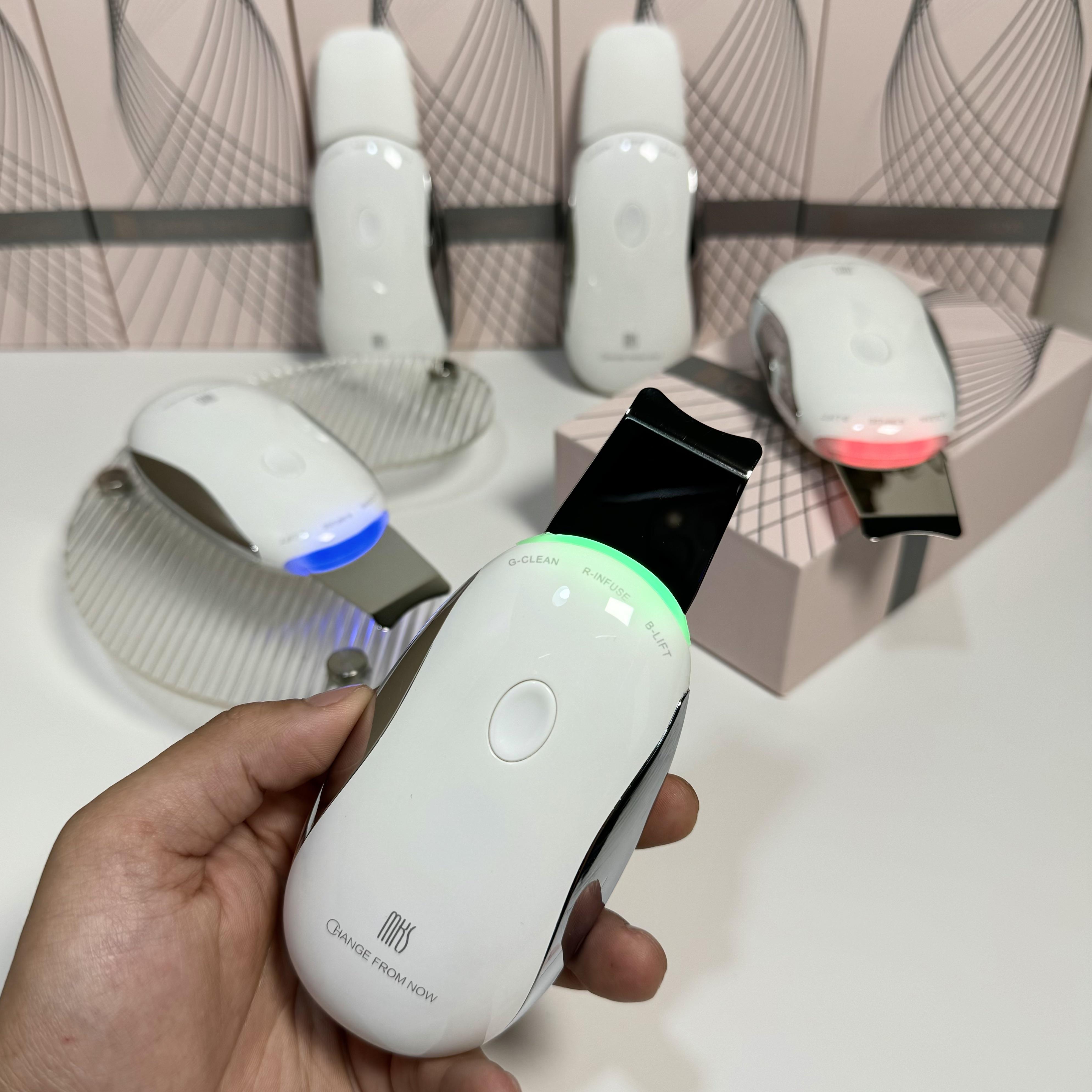 超声波铲皮机脸部黑头粉刺深层清洁铲家用导出导入提拉紧致美容仪