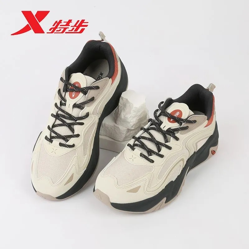 特步闪电6.0复古运动休闲鞋