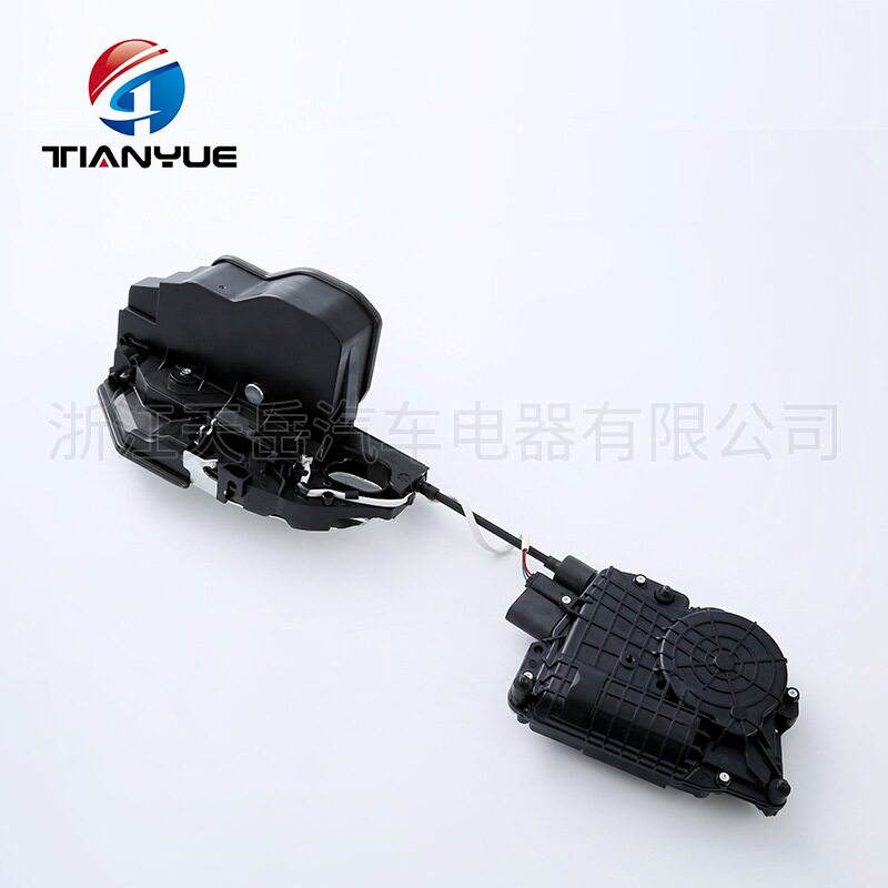 51217185692中控闭锁器侧门锁右前车门汽车配件适用锁批发