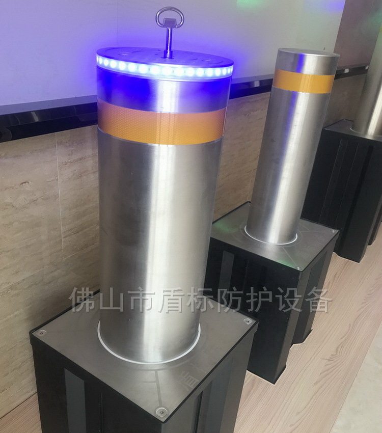 LED警示灯带高档半自动升降柱 防冲击手动按压式车挡 液压伸缩桩