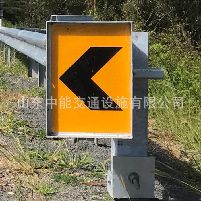 厂家直销高速公路波形护栏吸能端头 防撞热镀锌喷塑波形护栏端头